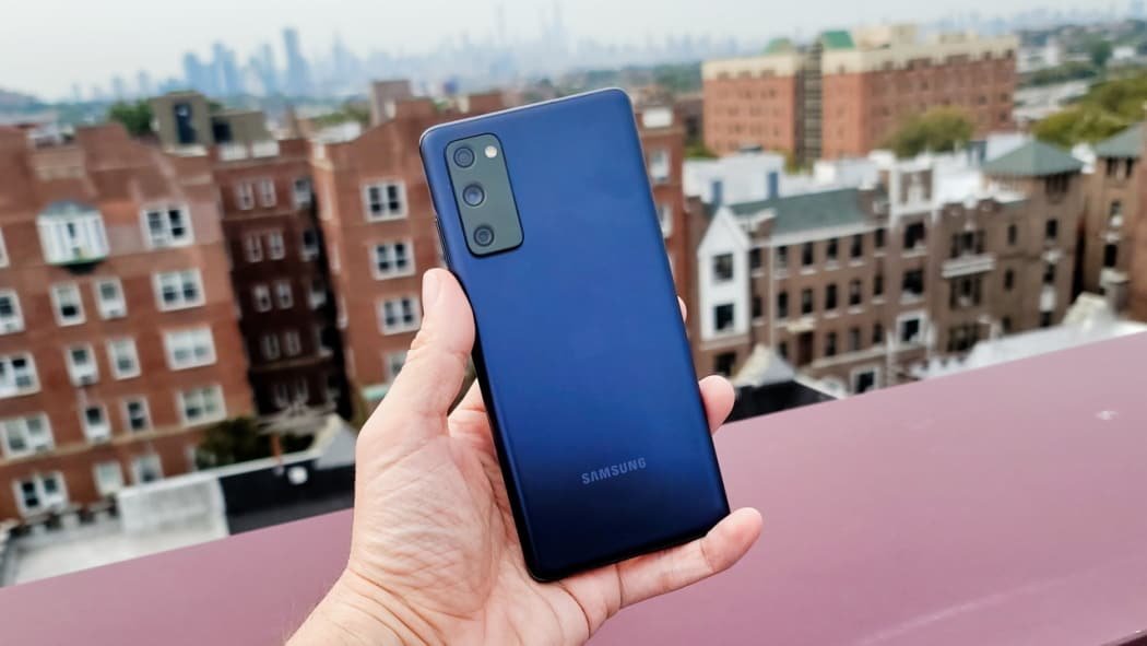 Samsung Galaxy S20 FE 5G Review | PCMag